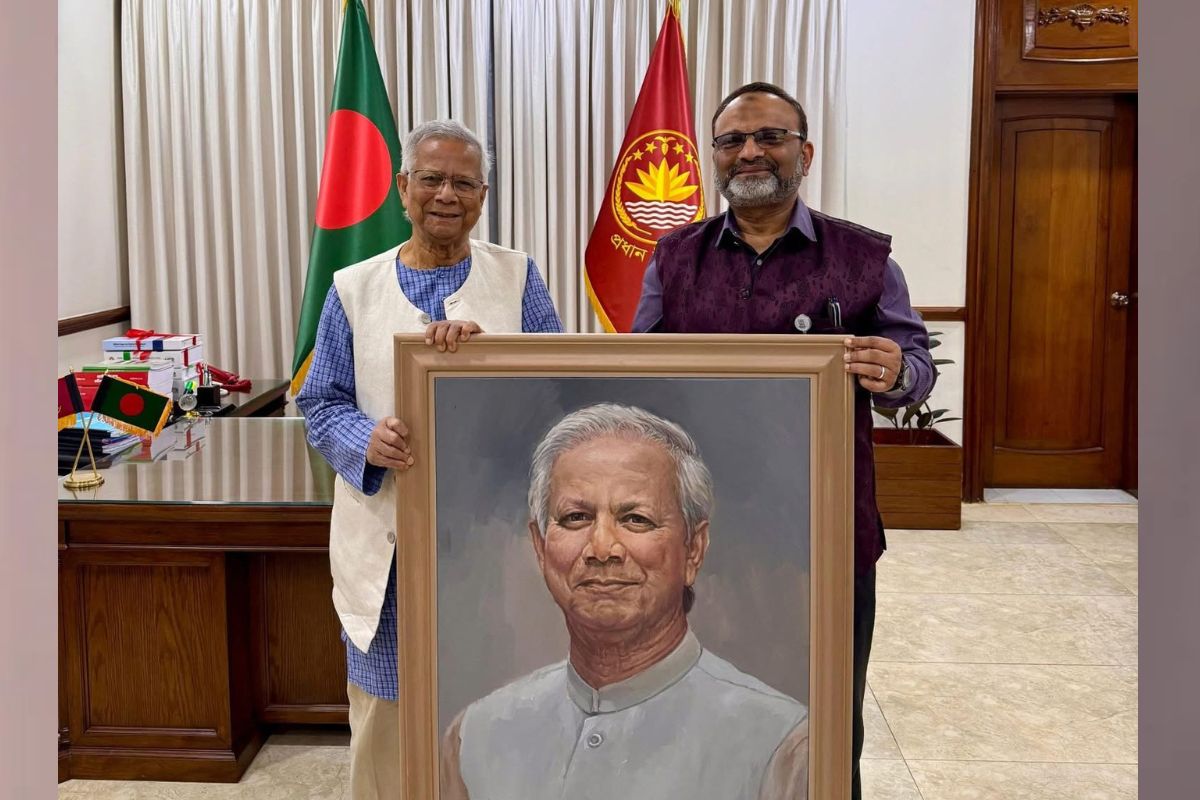 
বিদায়ের প্রাক্কালে প্রধান উপদেষ্টার সঙ্গে সাক্ষাৎ করলেন ঢাবি ভিসি