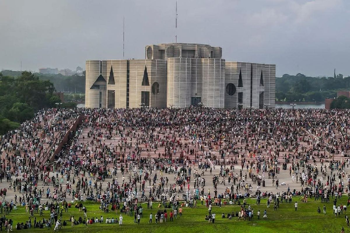 গণভোটে ‘হ্যাঁ’ জয়ী: কীভাবে চলবে রাষ্ট্র ও সংসদ?