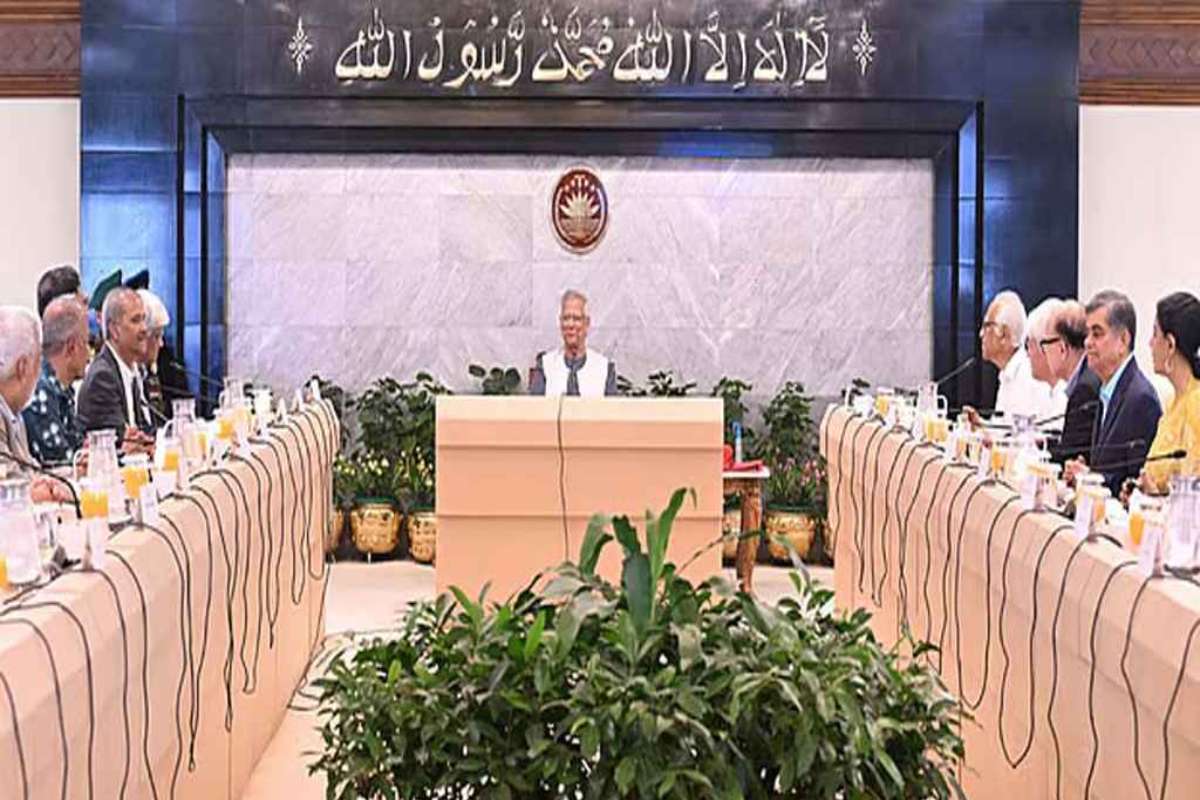 পতাকাবাহী গাড়িতে শপথে যাবেন উপদেষ্টারা: প্রেস সচিব