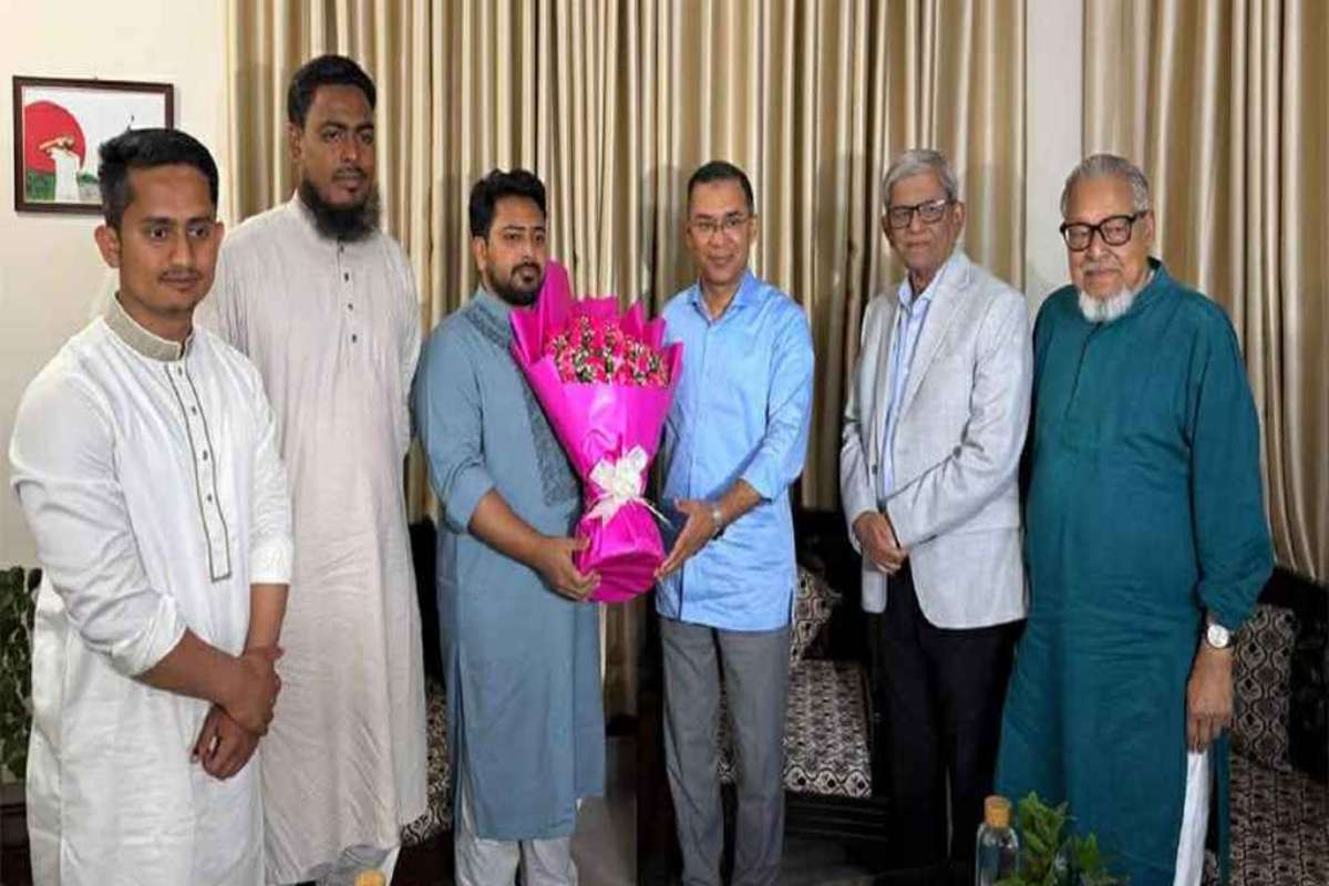 এনসিপির আহ্বায়ক নাহিদ ইসলামের বাসায় তারেক রহমান