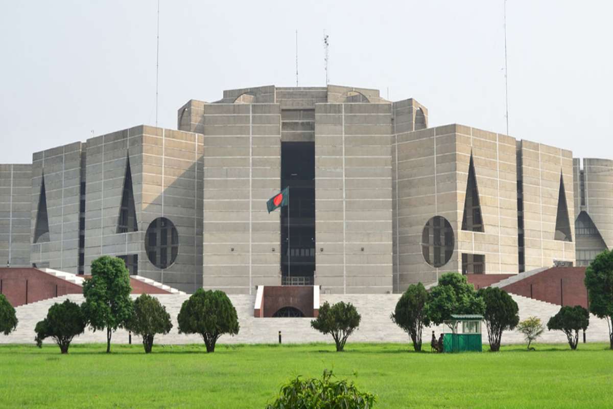 নতুন এমপি ও মন্ত্রিসভার শপথে প্রস্তুত হচ্ছে জাতীয় সংসদ