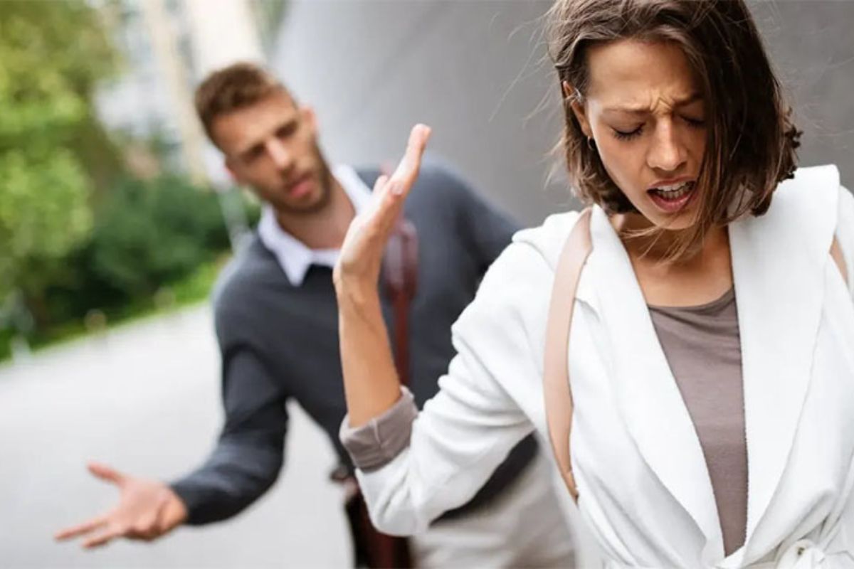 এক নজরে দেখুন আত্মসম্মানবোধ কম থাকার ৫টি লক্ষণ