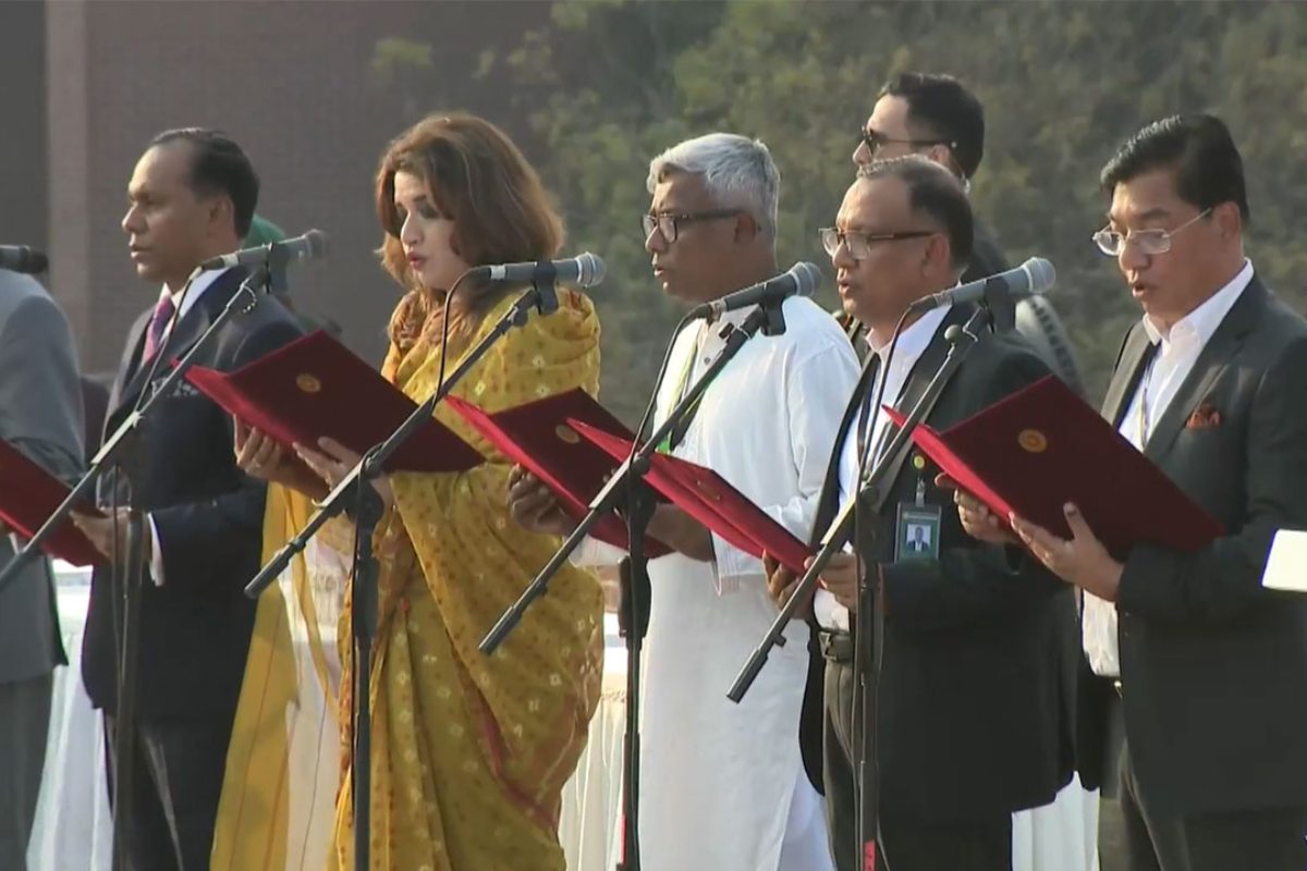 শপথ নিলেন নতুন সরকারের ২৪ প্রতিমন্ত্রী