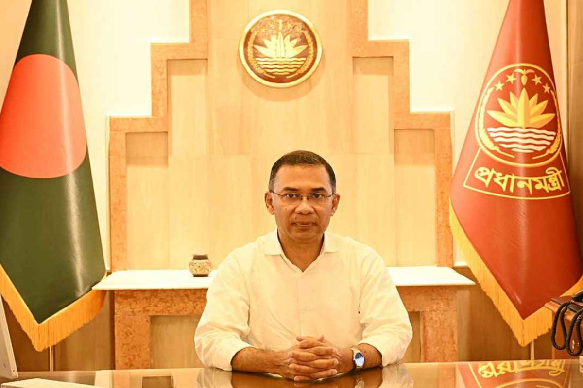 সাপ্তাহিক ছুটির দিনেও অফিস করছেন প্রধানমন্ত্রী