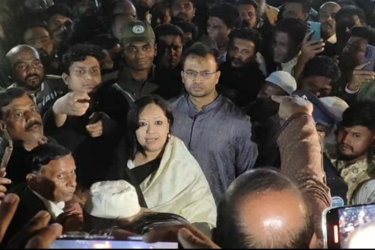 শ্রদ্ধা নিবেদনে রুমিন ফারহানাকে বাধা, ১৫০ জনের বিরুদ্ধে মামলা