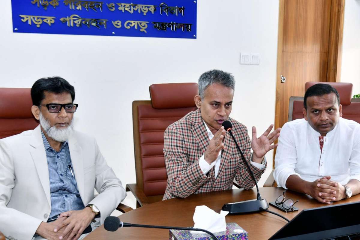 'ব্যক্তিগত স্বার্থের ঊর্ধ্বে দেশের সামগ্রিক স্বার্থকে অগ্রাধিকার দিতে হবে'