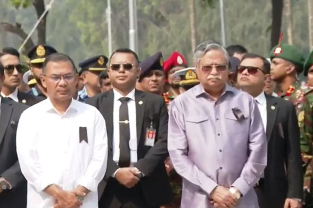 পিলখানার শহীদদের প্রতি রাষ্ট্রপতি ও প্রধানমন্ত্রীর শ্রদ্ধা