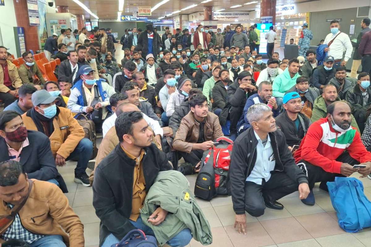 লিবিয়া থেকে দেশে ফিরল ১৭৫ বাংলাদেশি