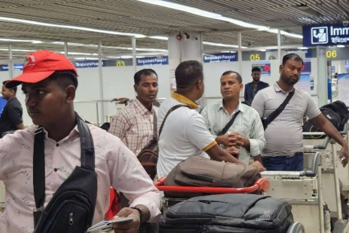 ফ্লাইট বাতিলে ভোগান্তিতে মধ্যপ্রাচ্যগামী যাত্রীরা