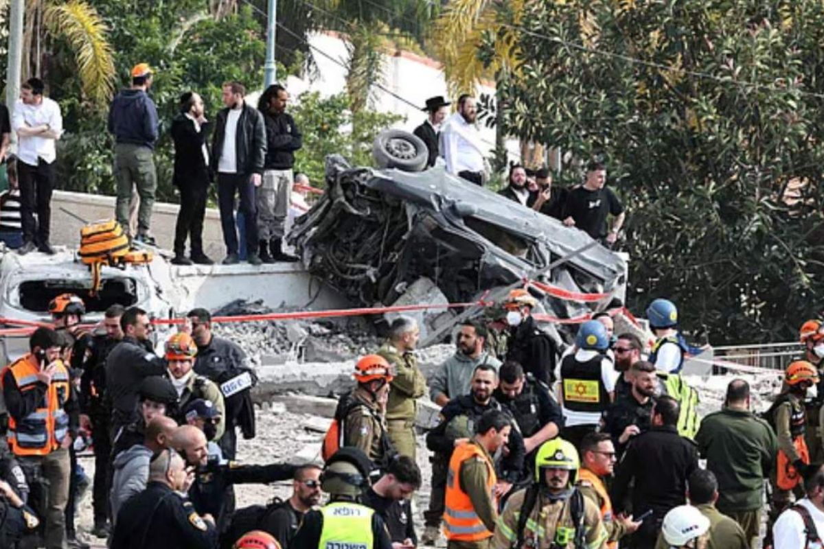 ইসরায়েলে ইরানের ক্ষেপণাস্ত্র হামলা, নি-হ-ত ৮