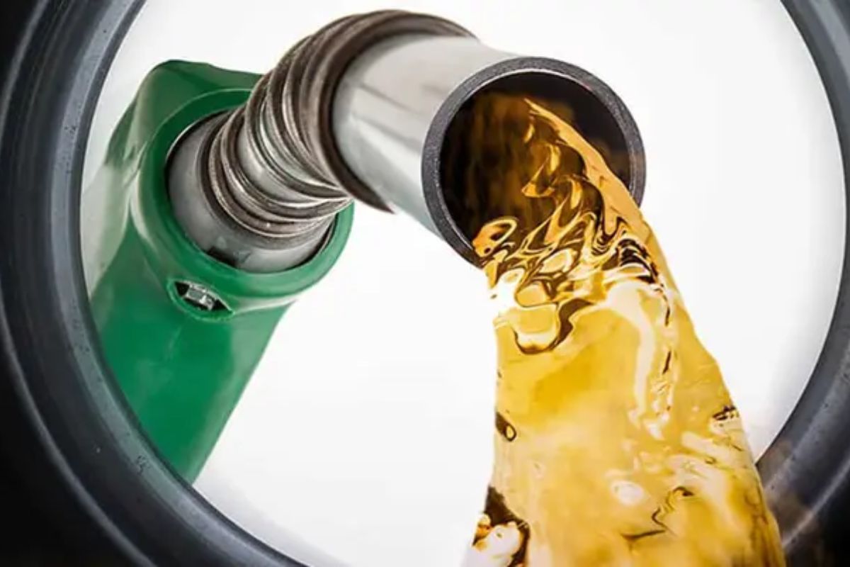 জ্বালানি তেলের নতুন মূল্য তালিকা প্রকাশ করল সরকার