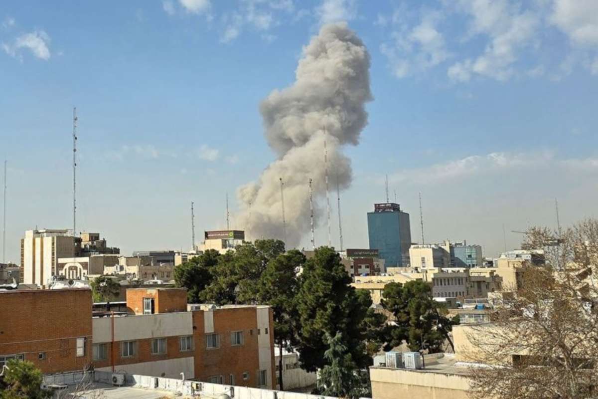 ইরানে হামলায় নি-হ-ত ৫৫৫ জন: রেড ক্রিসেন্ট
