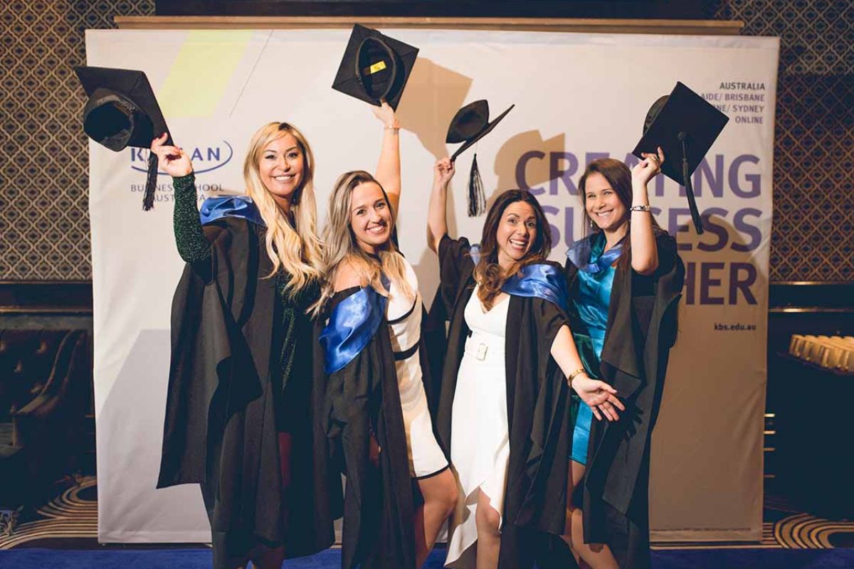 বিদেশে পড়তে নারীদের সেরা পাঁচ স্কলারশিপ