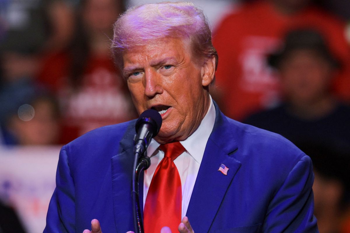 খুব শীঘ্রই বড় আঘাত আসছে: ট্রাম্প