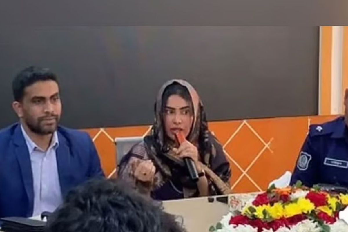 এমপির স্ত্রীকে নিয়ে বিতর্কিত সভা; দুই কর্মকর্তা বদলি