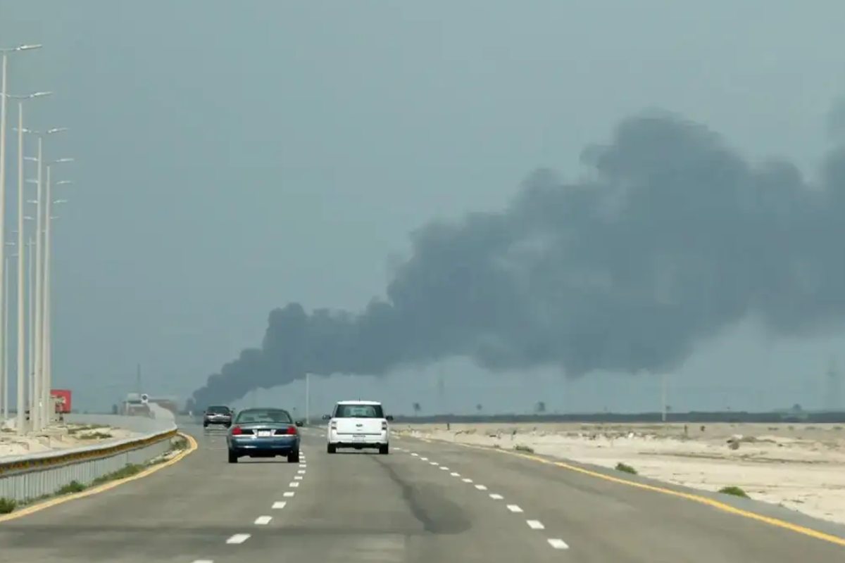 সৌদির বৃহত্তম তেল শোধনাগারে আবারও হামলা