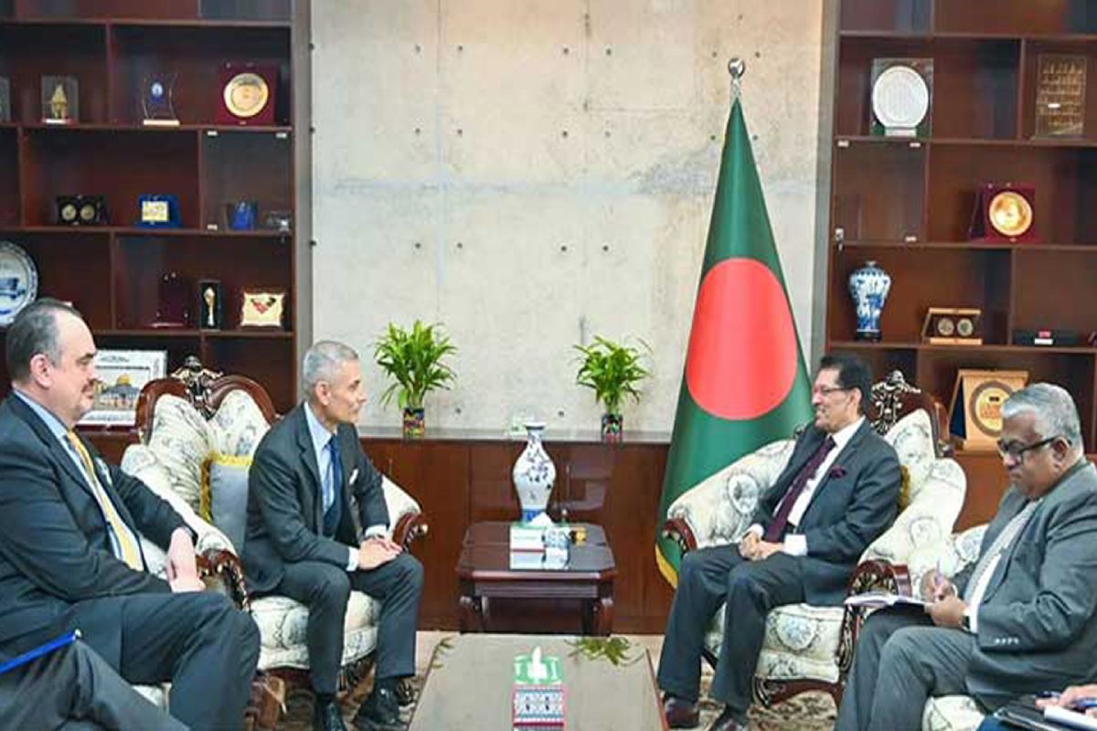 মধ্যপ্রাচ্যে যুদ্ধ বন্ধের জন্য যুক্তরাষ্ট্রকে বাংলাদেশের আহ্বান