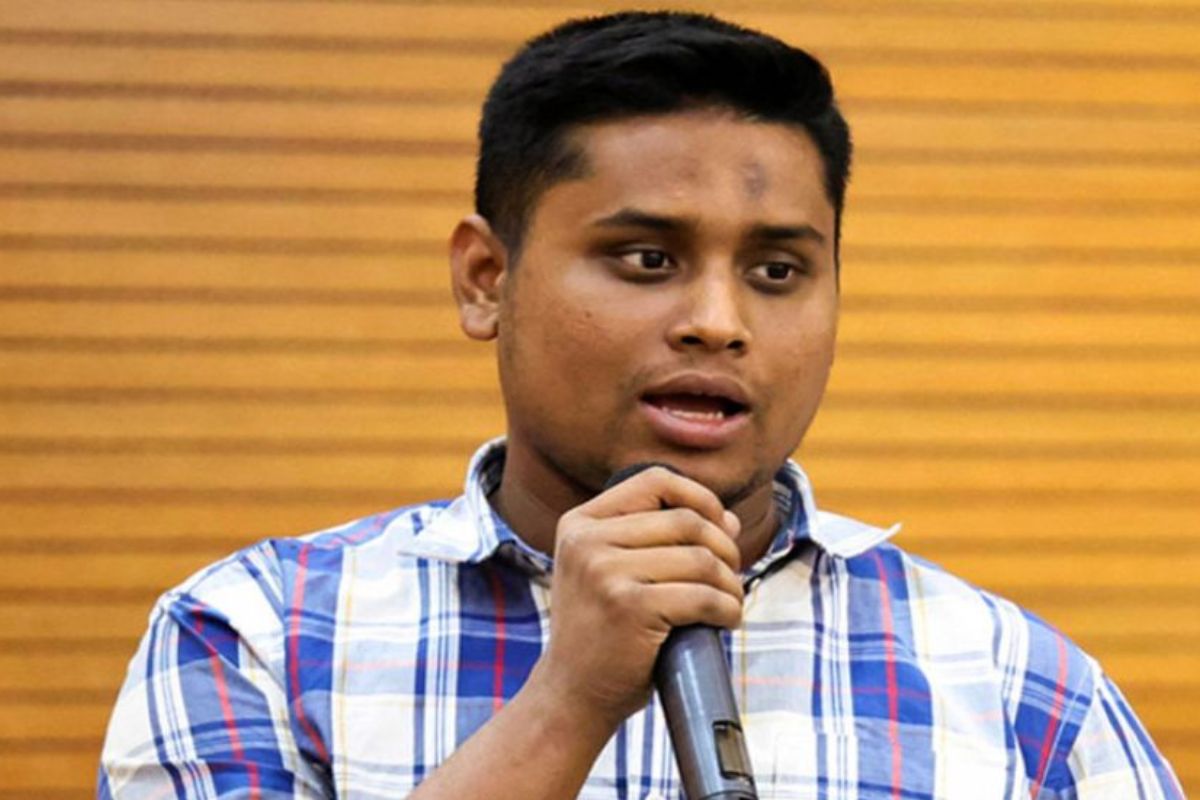 ফেসবুক থেকে কত আয় করেন হাসনাত? জানালেন নিজেই