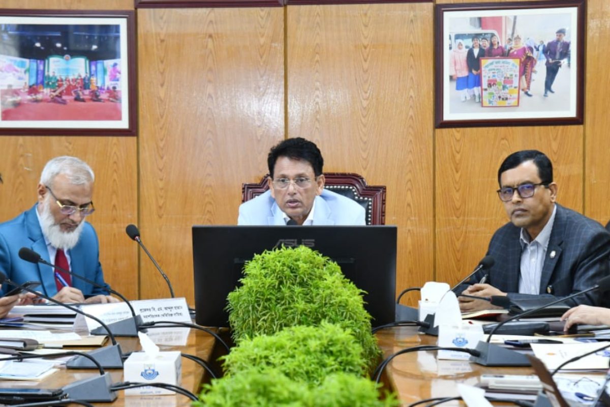 শিক্ষকদের পেনশন ও বদলি দ্রুত নিষ্পত্তির নির্দেশ শিক্ষামন্ত্রীর