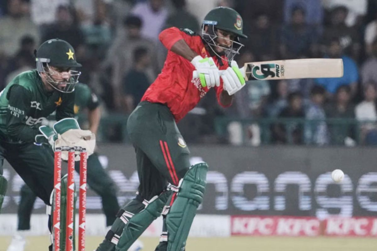 বাংলাদেশ-পাকিস্তান সিরিজের টিকিট মূল্য প্রকাশ, কাটবেন যেভাবে
