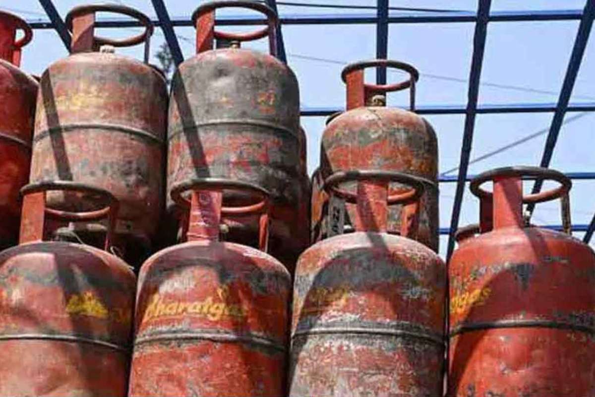 গ্যাসের দাম বাড়ায় চাপে ভারত