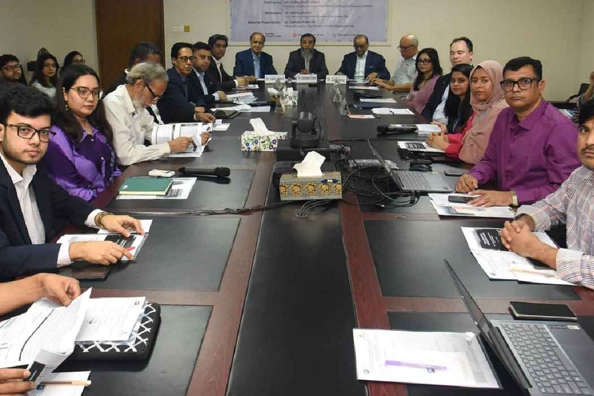 বৈশ্বিক অস্থিরতায় বাংলাদেশের বৈদেশিক খাতে বাড়ছে চাপ