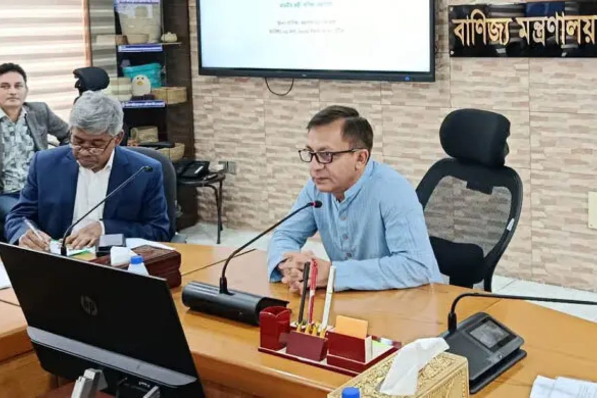 বাজারে তেলের মজুত পর্যাপ্ত, দাম বাড়ার সম্ভাবনা নেই: বাণিজ্যমন্ত্রী 