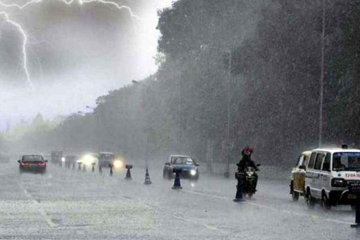 দেশজুড়ে টানা পাঁচ দিন বজ্রসহ বৃষ্টিপাতের আভাস