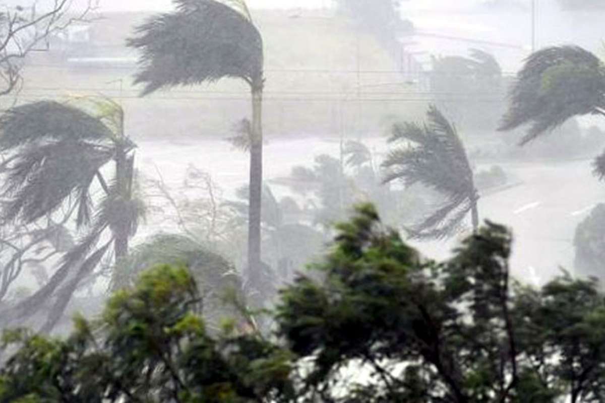 মধ্যরাতের আগেই ঝড়ের শঙ্কা চার অঞ্চলে