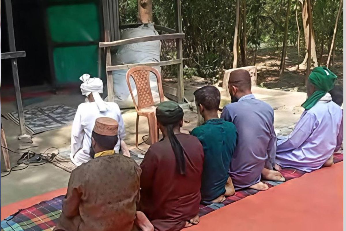 
চাঁদপুরের হাজীগঞ্জে ঈদের নামাজ অনুষ্ঠিত হয়েছে আজ 