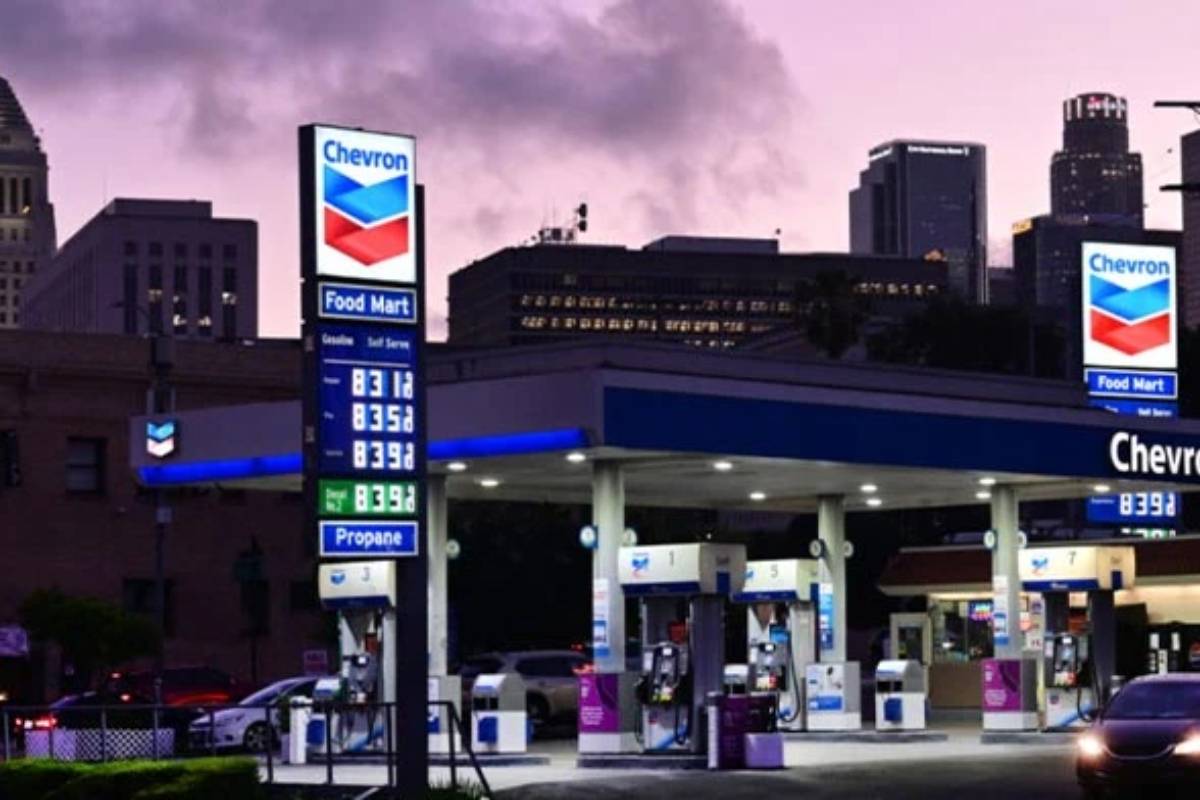 জ্বালানির দাম বৃদ্ধি: আর্থিক চাপ বাড়ছে যুক্তরাষ্ট্রের বাসিন্দাদের