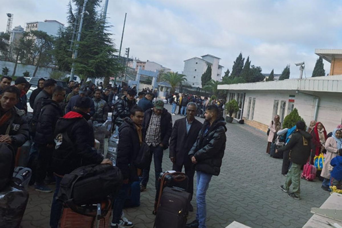 দেশে ফিরছেন যুদ্ধবিধ্বস্ত ইরানে আটকা ২৮০ বাংলাদেশি