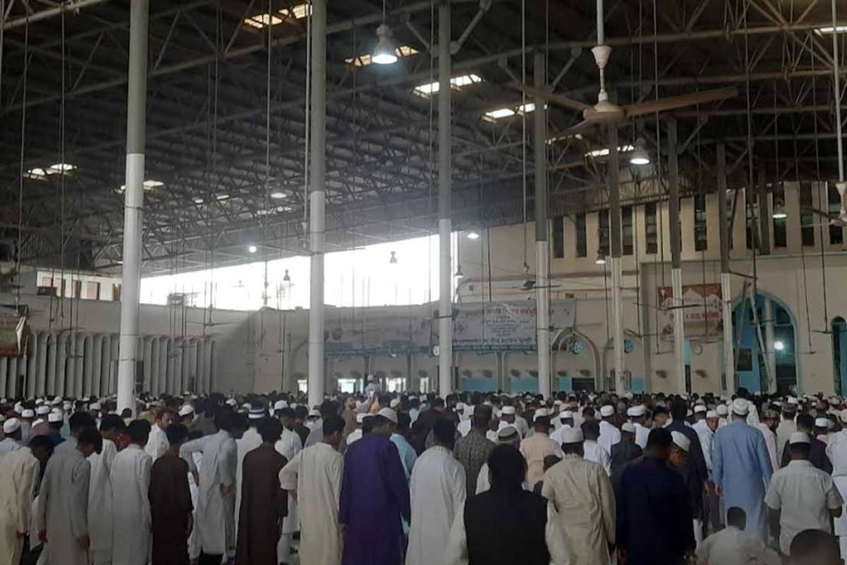 ঈদের তৃতীয় জামাত সম্পন্ন,  হাজারো মুসল্লির অংশগ্রহণ