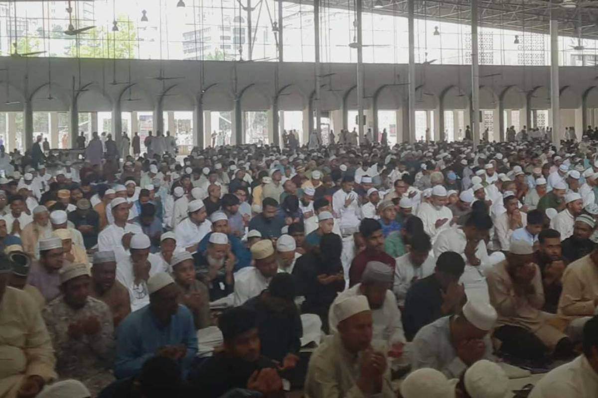 ঈদের দ্বিতীয় জামাত সম্পন্ন, দেশ ও জাতির কল্যাণে বিশেষ মোনাজাত