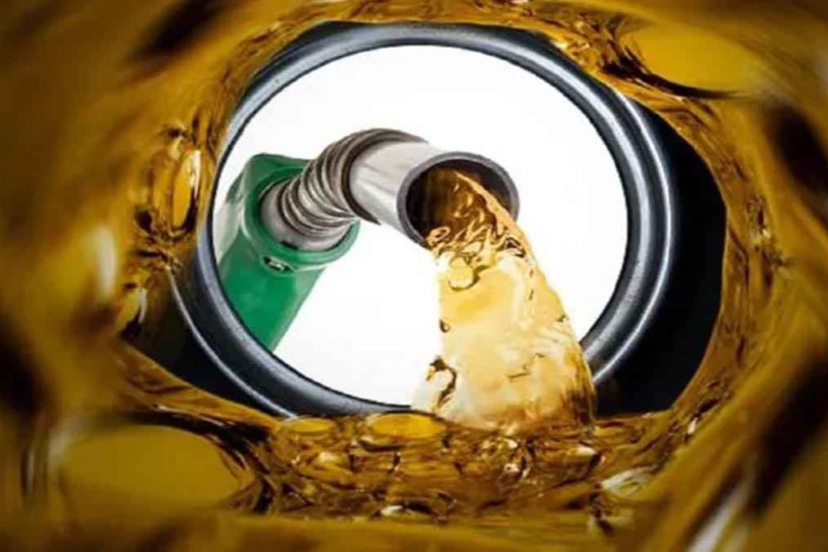 জ্বালানি সংকটে বন্ধ হয়ে যেতে পারে সারাদেশের পেট্রোল পাম্প