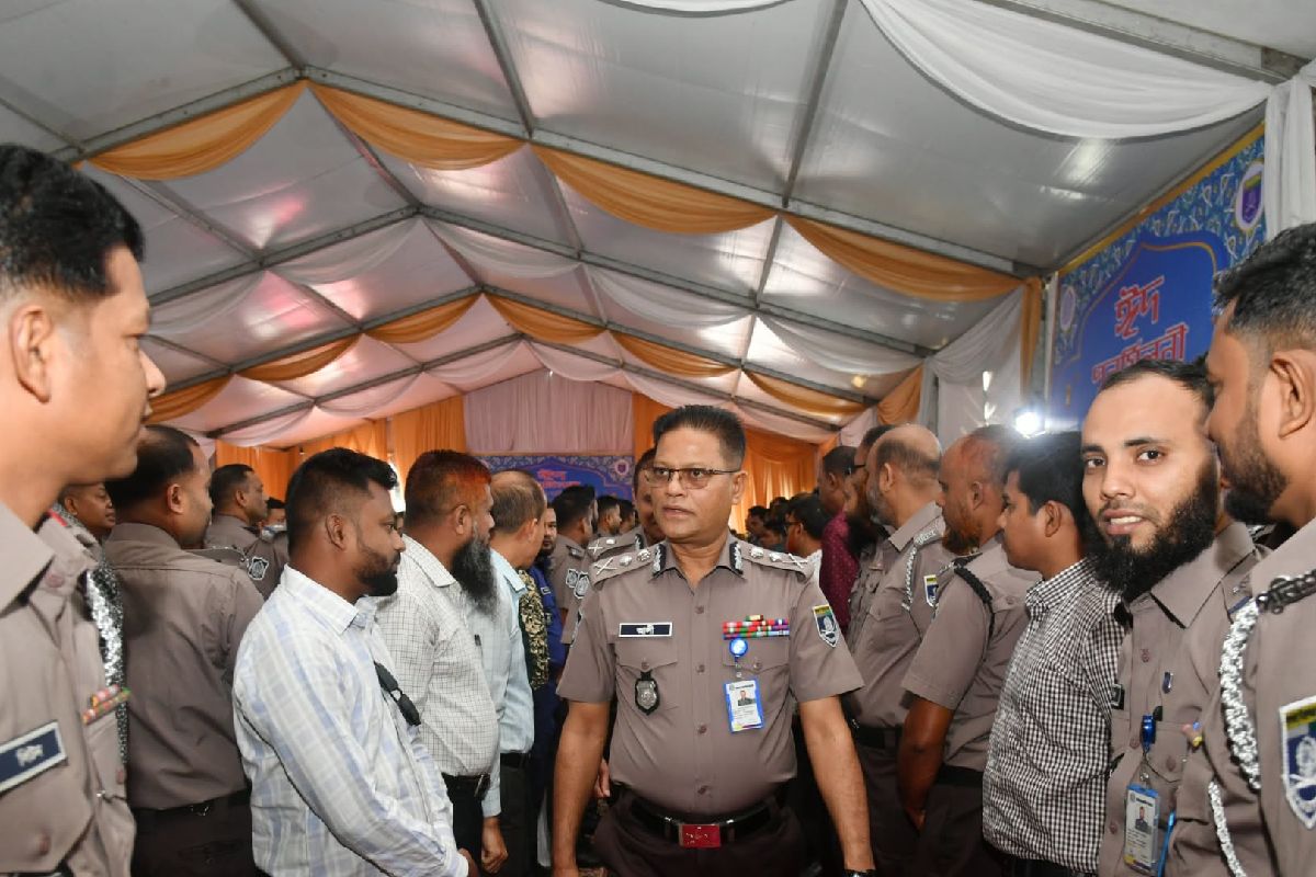 আইনশৃঙ্খলা রক্ষায় পুলিশকে আরও পেশাদার হওয়ার আহ্বান আইজিপির