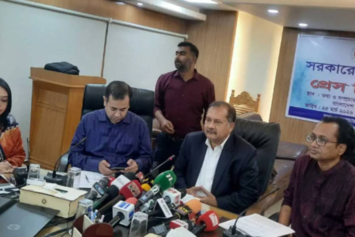 অতিরিক্ত তেল মজুদ থেকে বিরত থাকার আহ্বান তথ্যমন্ত্রীর