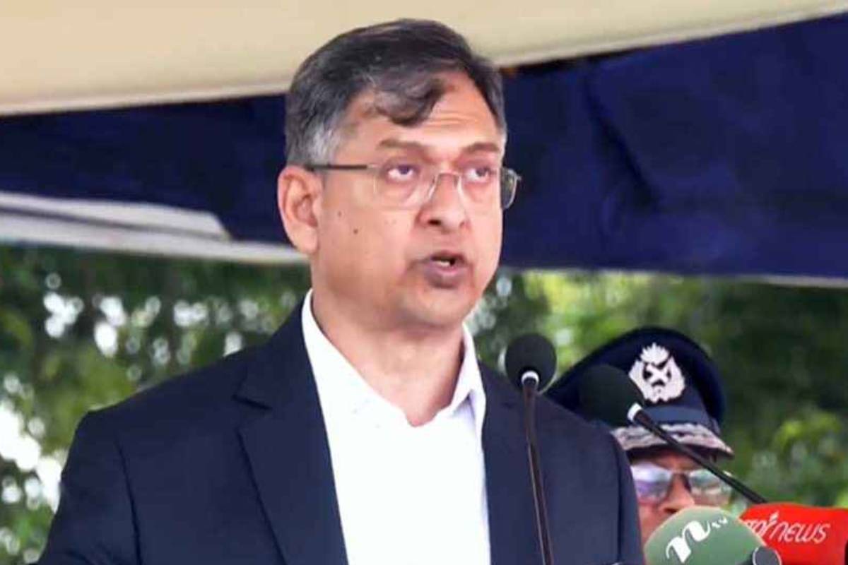 সরকার আগের ইউনিফর্মে পুলিশকে পুনর্বাসনের পরিকল্পনা করছে: স্বরাষ্ট্রমন্ত্রী