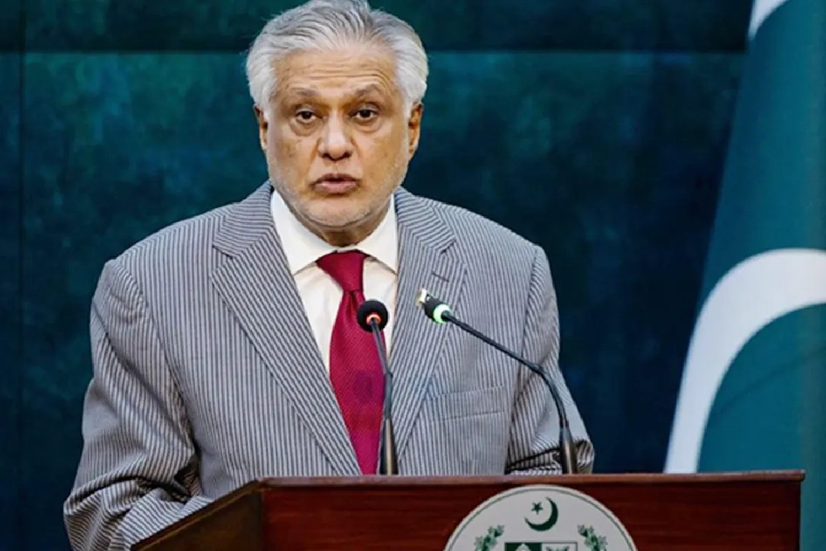 যুদ্ধ থামাতে গিয়ে আহত হলেন পাকিস্তানের পররাষ্ট্রমন্ত্রী