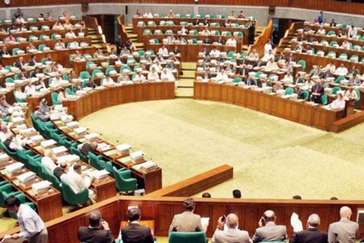 সংসদে বিরোধী দলের মুলতবি প্রস্তাব নিয়ে তুমুল বাগ্বিতণ্ডা