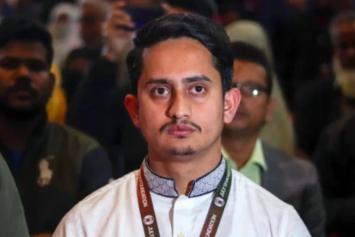 আওয়ামী লীগের লুটপাট নিয়ে সারজিস আলমের বিস্ফোরক পোস্ট