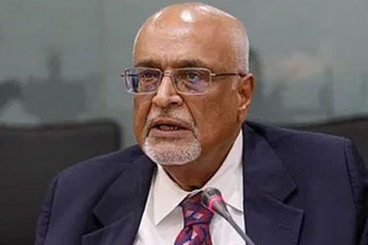 পে স্কেলের জন্য নতুন কমিশন দরকার: ড. দেবপ্রিয় ভট্টাচার্য