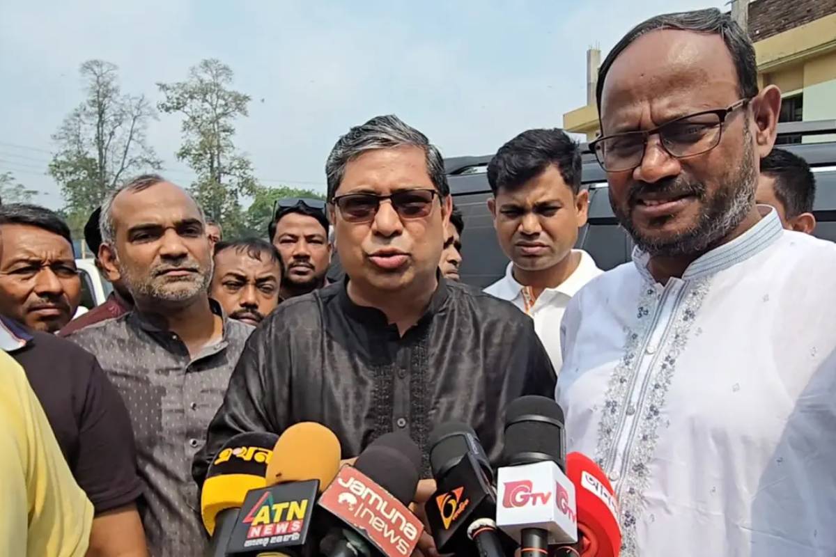 দেশে জ্বালানি তেলের কোনো ঘাটতি নেই: স্থানীয় সরকার প্রতিমন্ত্রী