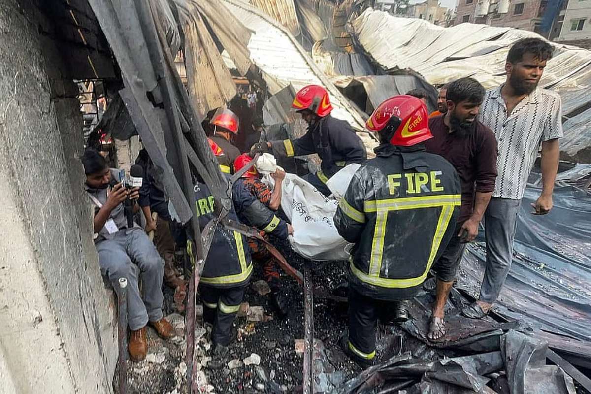 কেরানীগঞ্জে ভয়া/বহ আ/গুন, পাঁচজনের মর/দেহ উদ্ধার 