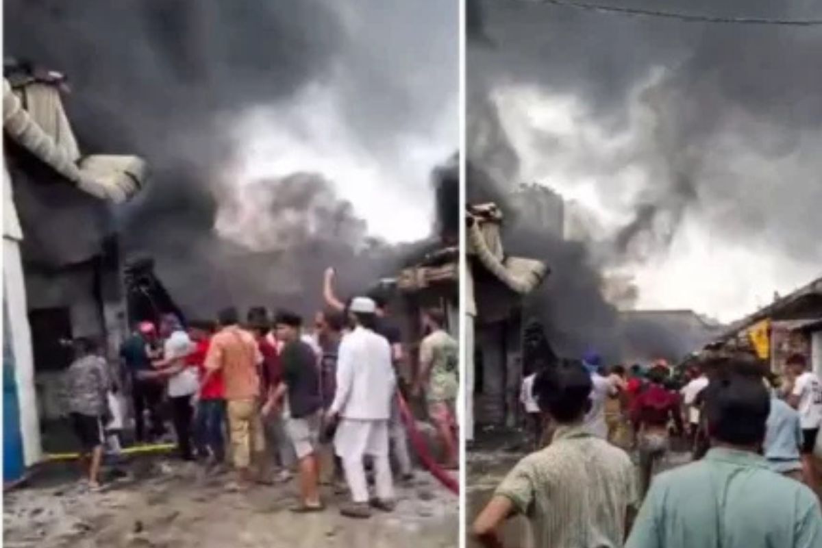 রাজধানীর গ্যাসলাইট কারখানায় আগুন, নিয়ন্ত্রণে ফায়ার সার্ভিস