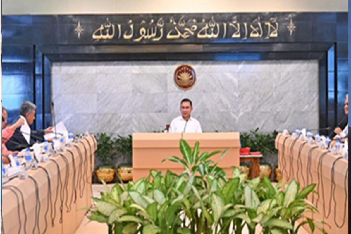 জ্বালানি সংকট মোকাবিলায় সহায়তা দেবে এআইআইবি