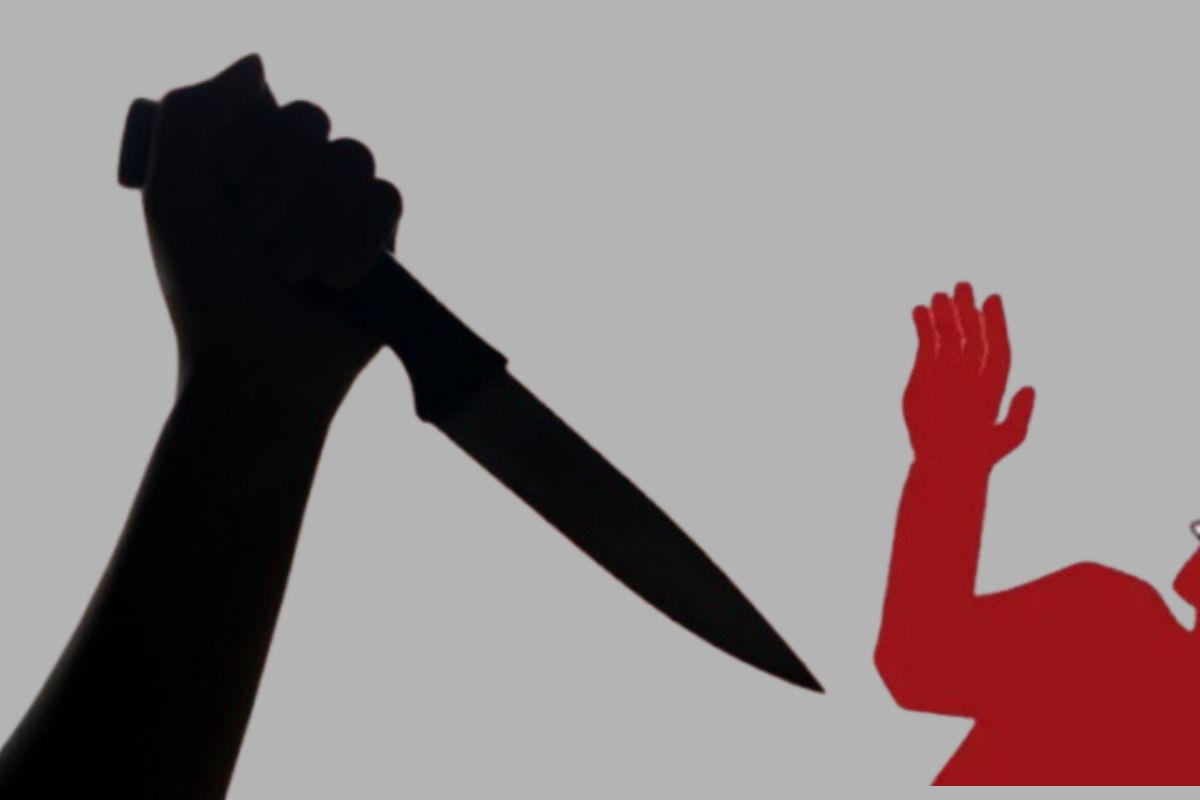 বাসায় ঢুকে অবসরপ্রাপ্ত ব্যাংক কর্মকর্তাকে গলা কেটে হ'ত্যা