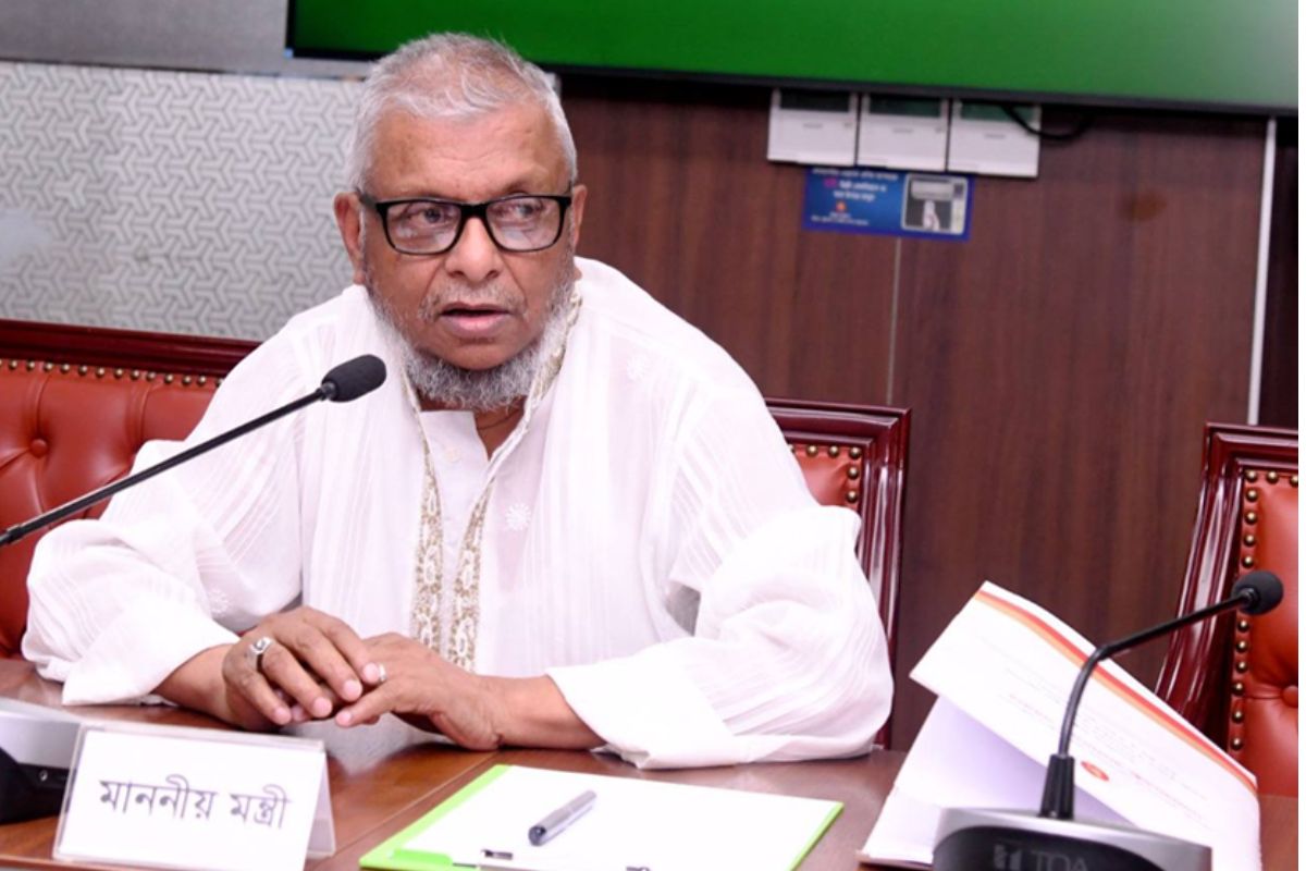 কেরানীগঞ্জে অগ্নিকাণ্ডে হতাহতদের আর্থিক সহায়তার ঘোষণা শ্রমমন্ত্রীর