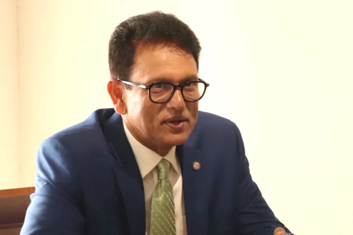 অনলাইনে ক্লাস হলেও শিক্ষকদের স্কুলে উপস্থিতি বাধ্যতামূলক: শিক্ষামন্ত্রী