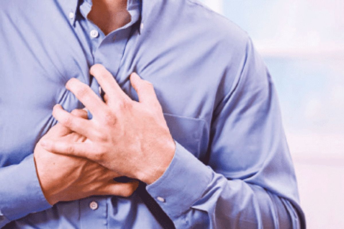 ধূমপান যেভাবে হৃদরোগের ঝুঁকি বাড়ায়